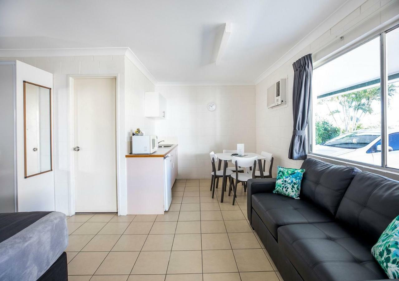 Banjo Paterson Motor Inn Townsville Exterior foto
